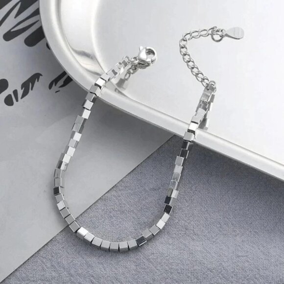 925 Sterling Silver Dainty Box Cube Minimalist Bracelet - Picture 1 of 4